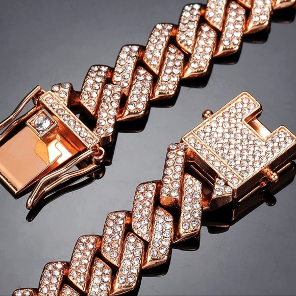 18" Rose Gold Cuban link - Picture 5 of 5